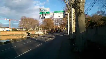 Sortie de la rocade, accès aux Amidonniers et au centre-ville ou accès aux Sept Deniers et à la rocade.