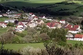 Vue du village depuis le belvédère des Grands Ruins.