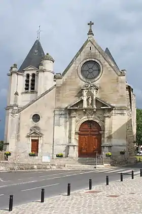 Vue depuis la place de l'Église.