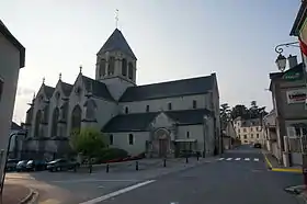 Vue des deux portails roman.