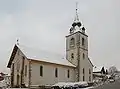 L'église de Notre-Dame-de-Bellecombe, avec son petit carillon et son chemin de croix.