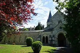 porte occidentale de la chapelle et cloître,