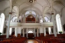 Arrière de l'église avec le jubé et l'orgue