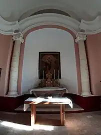 Le chœur et le retable