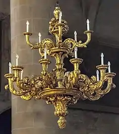 Lustre en bois doré du XVIIIe