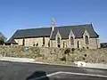 L'église paroissiale Saint-Alban : vue extérieure d'ensemble.