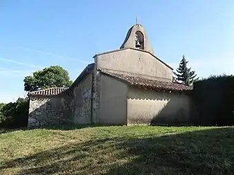 L'église et son clocher-mur.