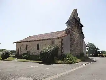 L’église et son clocher-mur.
