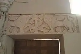 Le bas-relief classé datant du Moyen Âge.