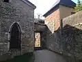 Passage au Nord de l'église.