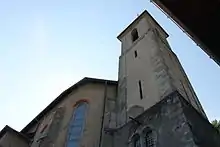 Vue du clocher de l'église Saint-Barthélémy de Montsapey.