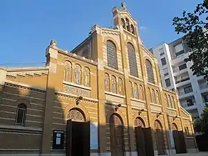 Église nouvelle Saint-Honoré-d'Eylau, au no 66 bis.