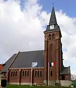 L'église et le monument aux morts de la commune