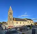 L’église Saint-Laurent dans le bourg.