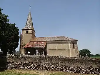 L'église et son cimetière.