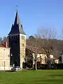 L'église vue de la place de la bastide