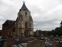 L'église et le cimetière.