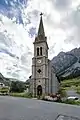 L’église Saint-Michel-et-Saint-Mammès, près du bourg.