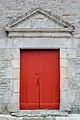 Église Saint-Nicodème, Quily, Morbihan: porte de la façade ouest. (Photo prise le 4 octobre 2013)