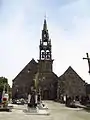 L'église paroissiale Saint-Pierre, façade occidentale.