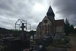 Ancienne église Saint-Pierre au cimetière.