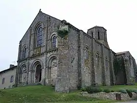 Église Saint-Pierre de Parthenay-le-Vieux