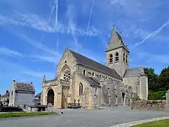 L’église Saint-Pierre. Vue sud-ouest.