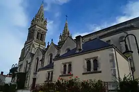 L’église Saint-Pierre, aux Essarts.