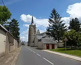 L'église Saint-Pierre, rue du Dix-Sept-Août.