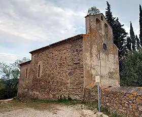 Vue principale de l’église de Cuxous