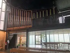 Le balcon avec orgue.