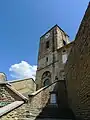 L'église Saint Pierre, une église réputée clunisienne.