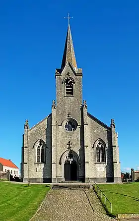 L'église vue de la place du village