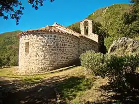 L'église Sainte-Engrâce avec, au premier plan, l'abside.