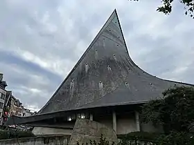 L'église Sainte-Jeanne-d'Arc.