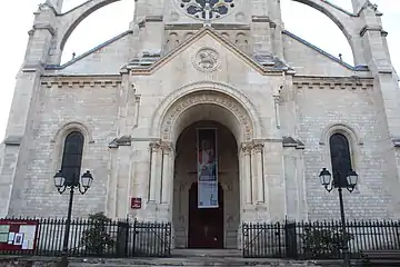 Le portail de l'église.