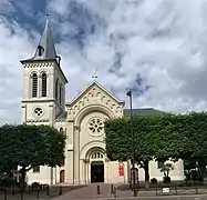 Levallois-Perret - Façade de l'église Saint-Justin.