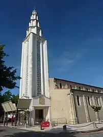 Le clocher et la façade