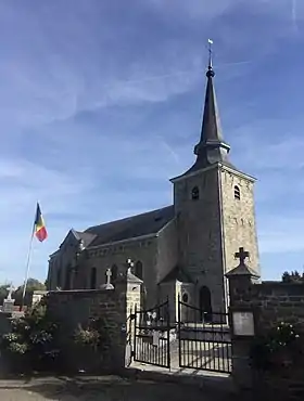 La tour de l'église Saint-Martin ainsi que le mur d'enceinte du cimetière à Bovigny (M) ainsi que l'ensemble formé par l'édifice et ses abords (S)