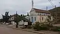 Vue de l'ancien hôtel et de l'ancienne église.