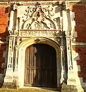 Le portail orné de l'église