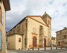 La façade de l'église Saint-Michel.