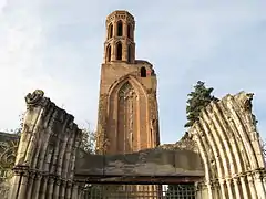 Le clocher et le portail