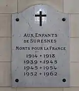 Plaque aux enfants morts de Suresnes.