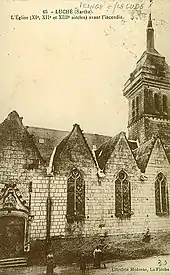 Carte postale ancienne reprenant une photographie de l'église, en noir et blanc.
