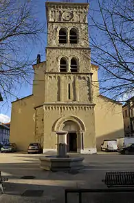 Le clocher de l'église Saint-Jean-Baptiste