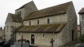 L'église Saint-Rémi vue depuis le cimetière.