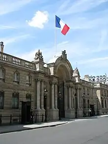 L'entrée du palais de l'Élysée, résidence officielle du président de la République française.
