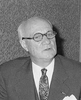 Émile Roche en 1963.