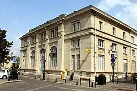 La Poste centrale.